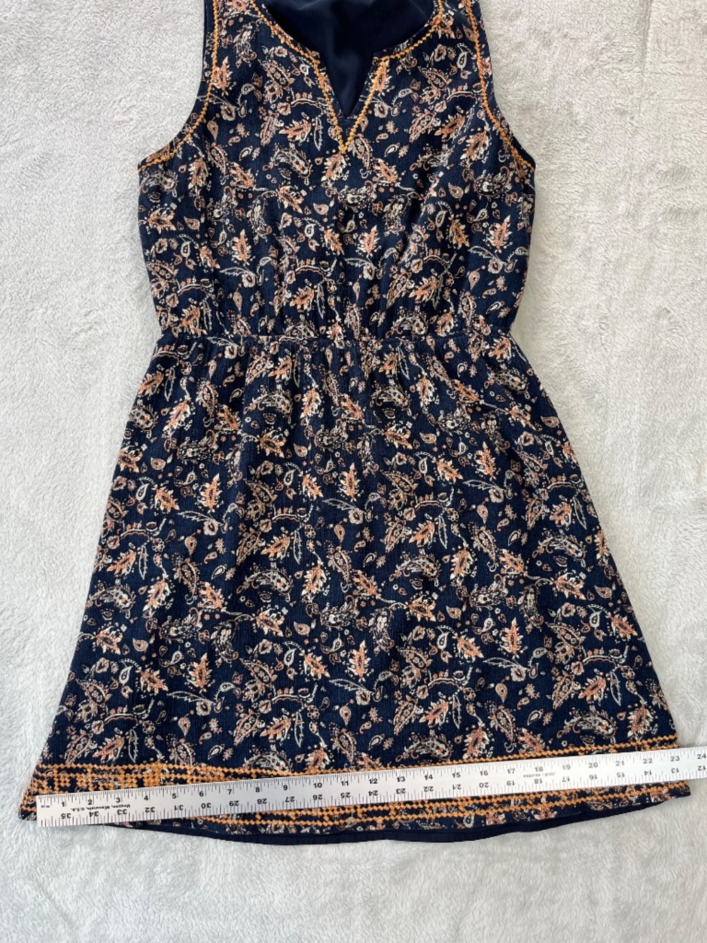 Cottagecore Sleeveless Embroidered Sundress Market & Spruce V Neck Cinched Waist - Picture 9 of 15